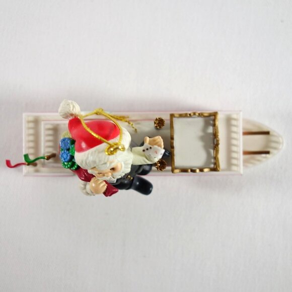 Vintage 1996 Enesco Decked Out For Christmas Santa Riverboat Casino Ornament - Picture 3 of 8